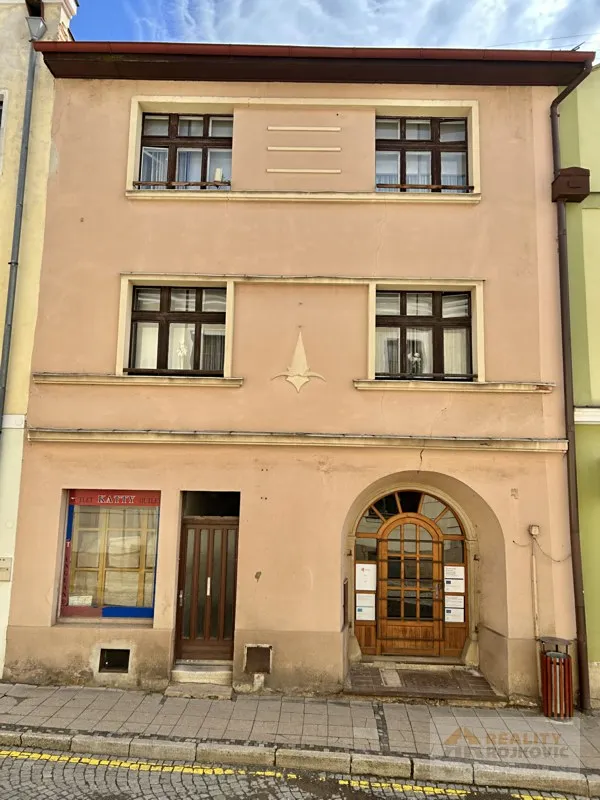 Prodej vícegeneračního domu 350 m², pozemek 326 m²