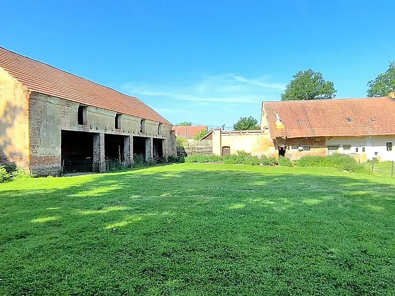 Prodej zemědělské usedlosti 372 m², pozemek 2182 m², Cheb – náhled fotky 1
