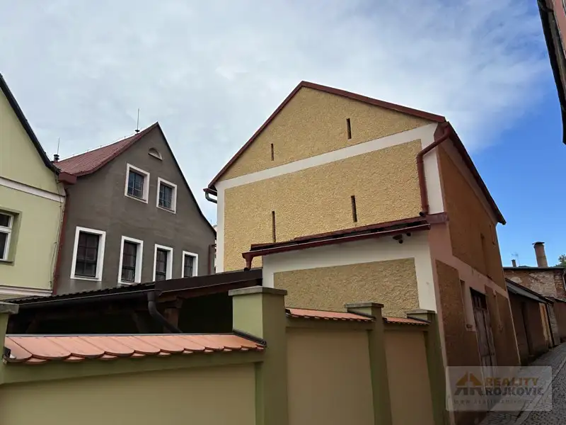 Prodej vícegeneračního domu 350 m², pozemek 326 m², Broumov – náhled fotky 3