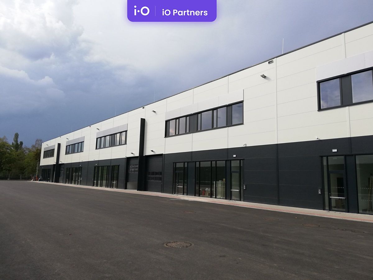 Pronájem skladového prostoru 800 m²