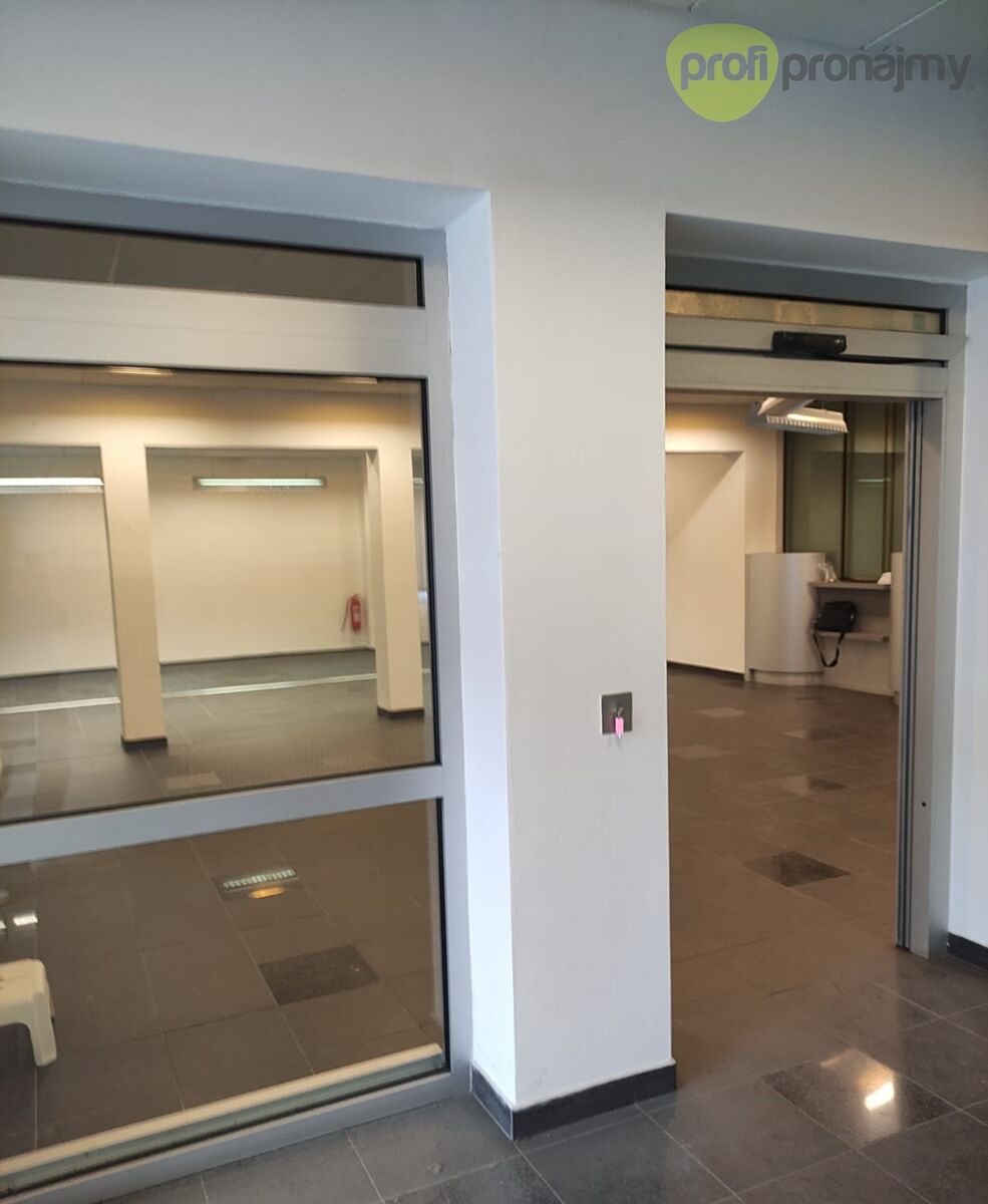 Pronájem kanceláře 171 m² – fotografie 5