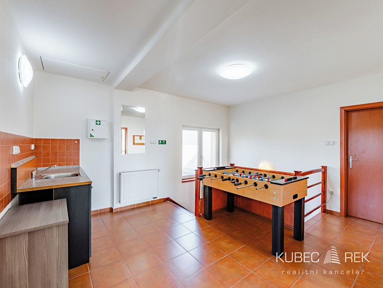 Комерційне приміщення на продаж, 761 м² (16 з 31)