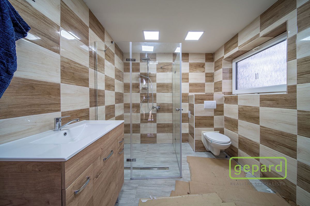 Prodej rodinného domu 100 m², pozemek 715 m² – fotografie 2