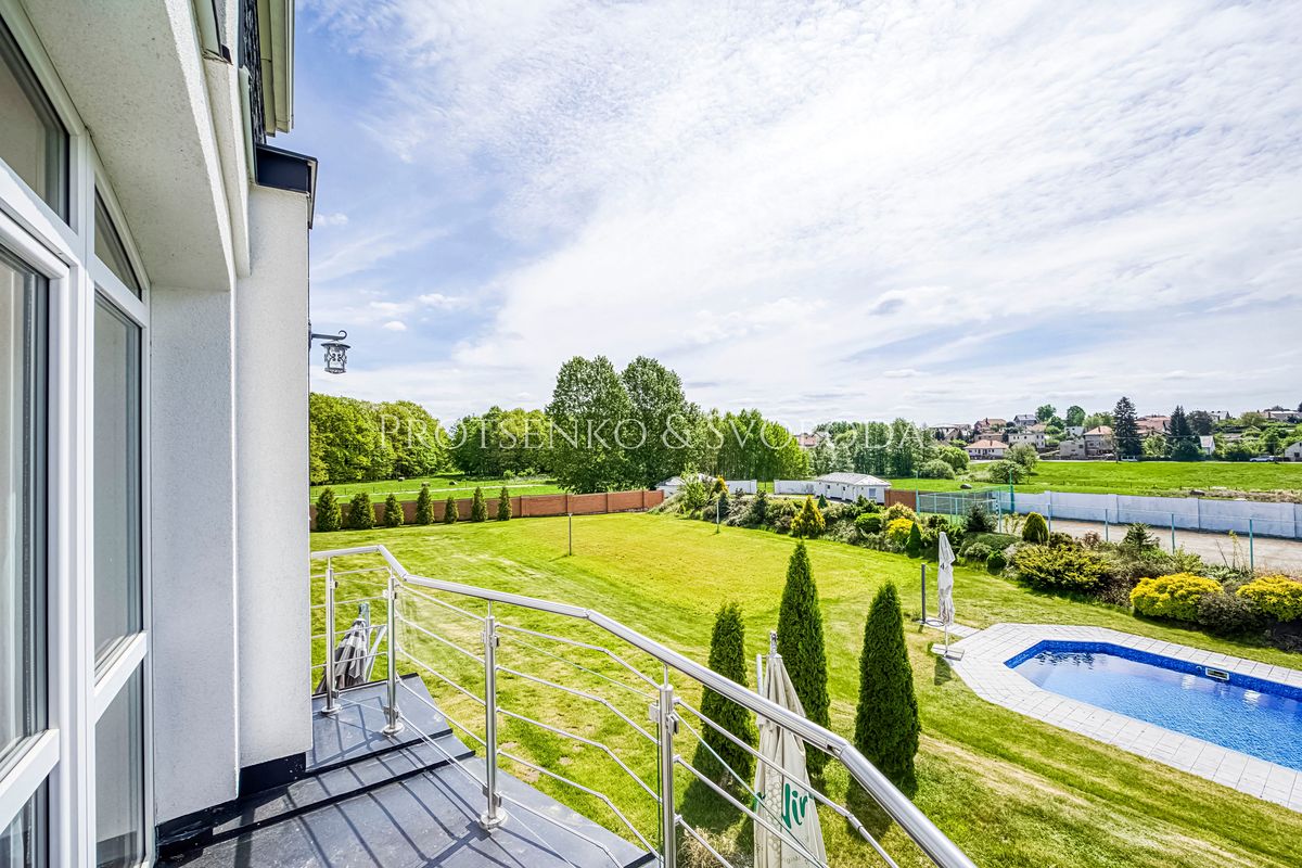 Prodej rodinného domu 900 m², pozemek 19000 m² – fotografie 4
