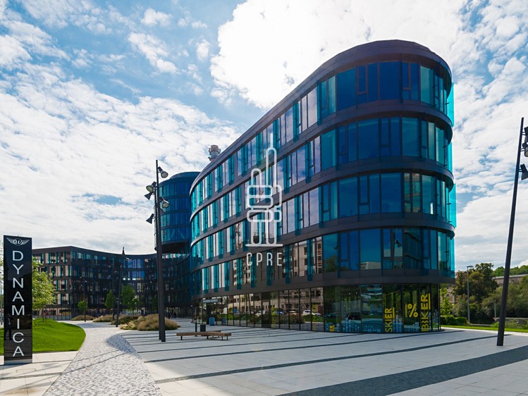 Pronájem komerčního prostoru, 615 m² (1 z 12)