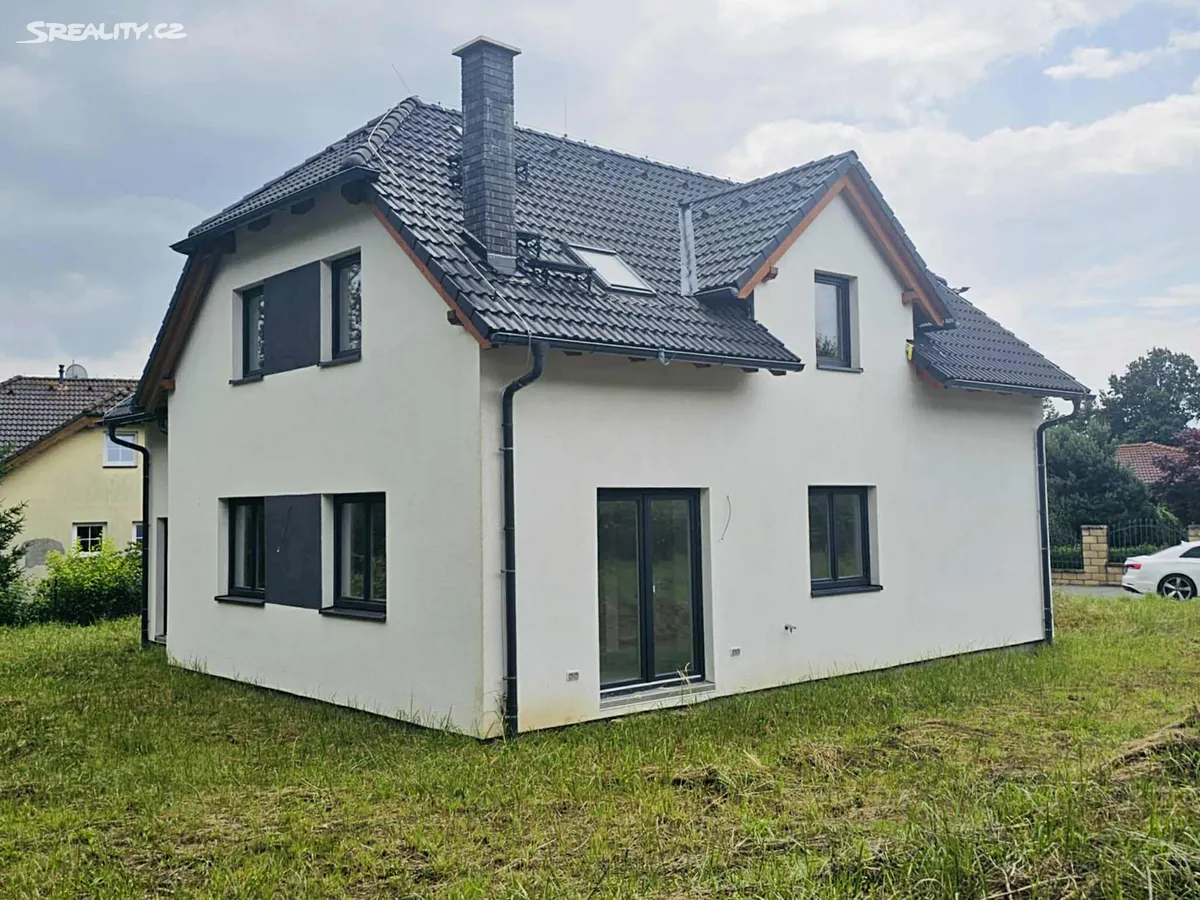 Pronájem rodinného domu 183 m², pozemek 1005 m²