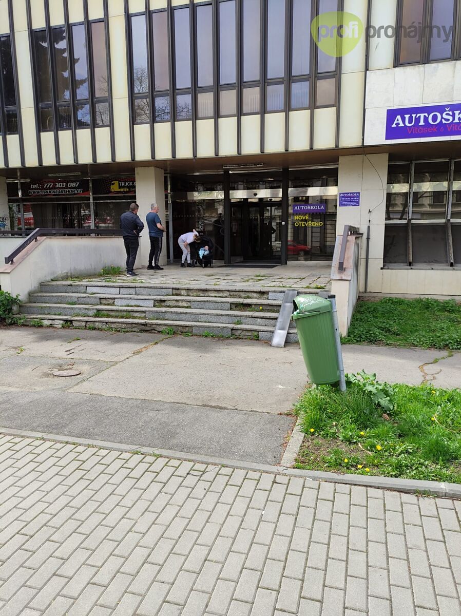 Pronájem kanceláře 144 m² – fotografie 2