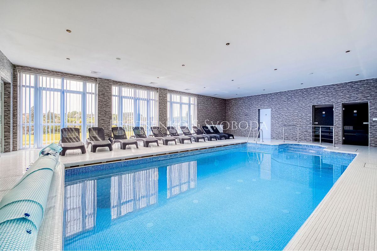 Prodej rodinného domu 900 m², pozemek 19000 m² – fotografie 5