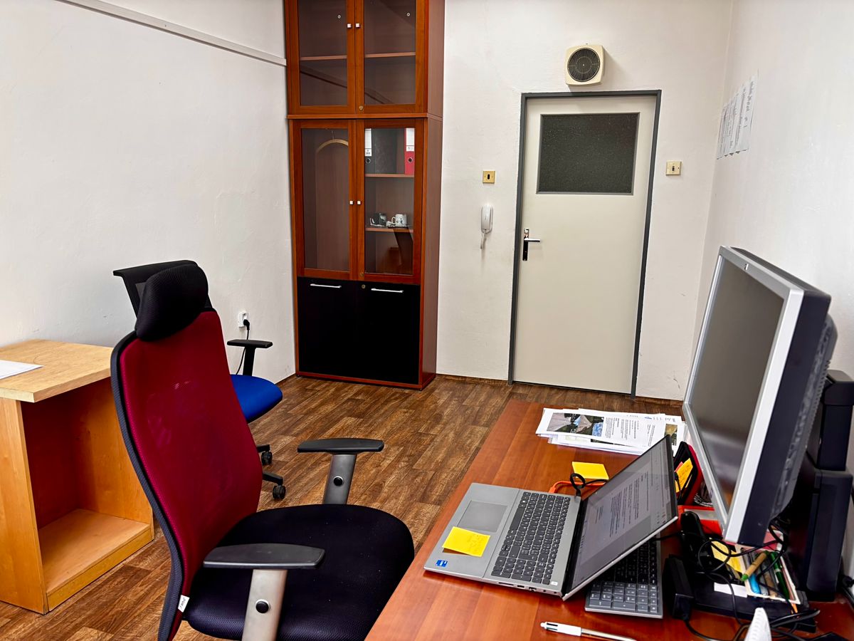 Pronájem kanceláře 15 m² – fotografie 2