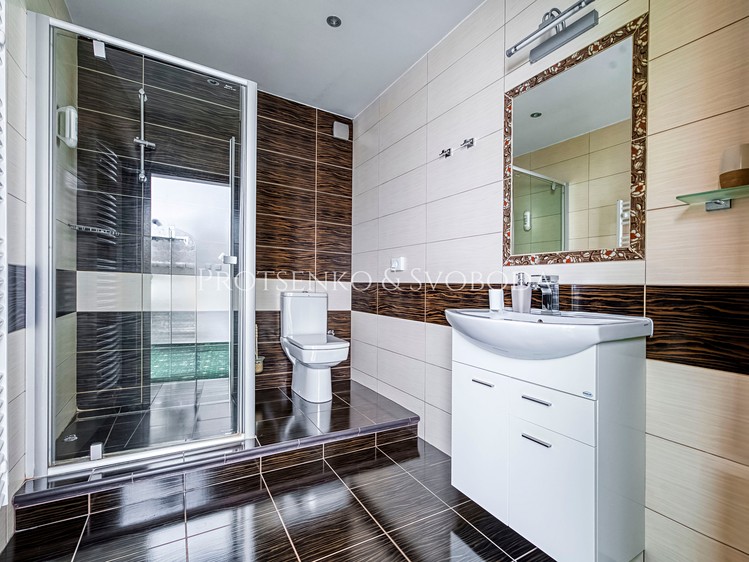 Комерційне приміщення на продаж, 900 м² (22 з 31)