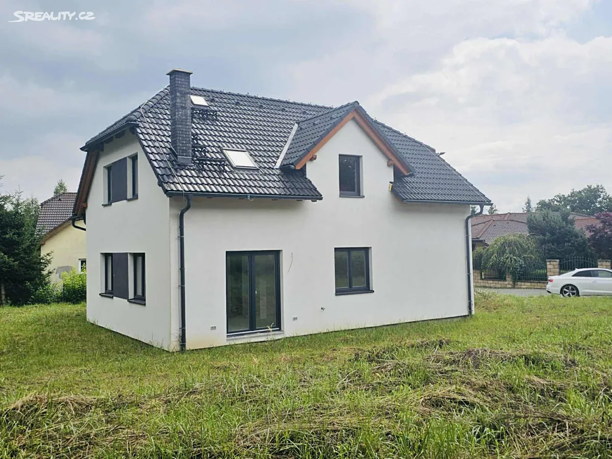 Pronájem rodinného domu 183 m², pozemek 1005 m² – další