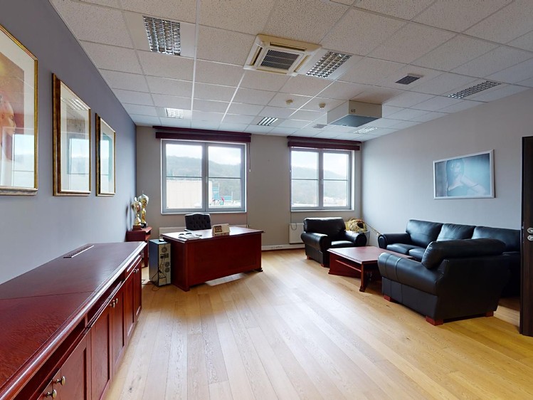 Pronájem komerčního prostoru, 1 200 m² (13 z 38)