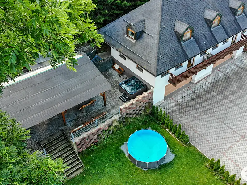 Prodej rodinného domu 350 m², pozemek 1357 m², Smržovka – náhled fotky 1