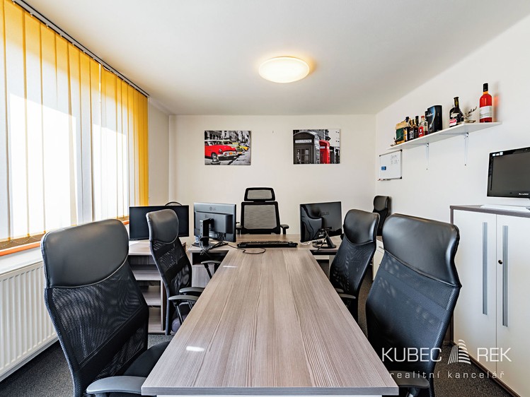 Комерційне приміщення на продаж, 761 м² (12 з 31)
