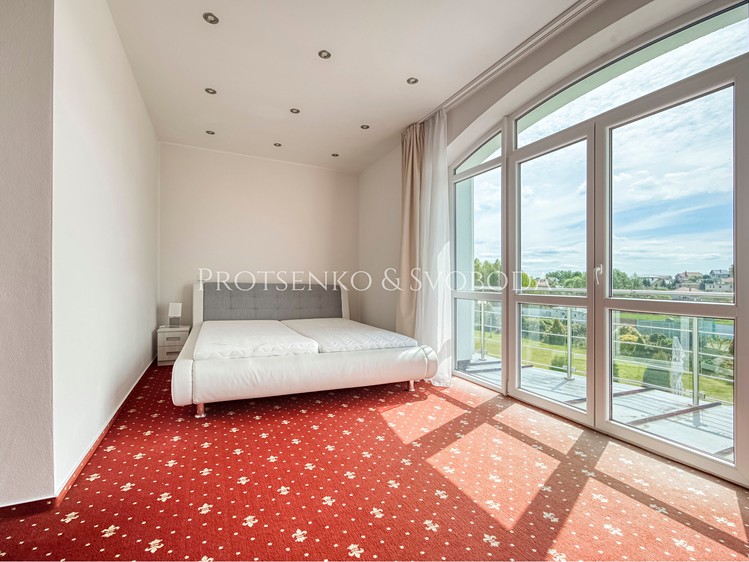 Комерційне приміщення на продаж, 900 м² (23 з 31)