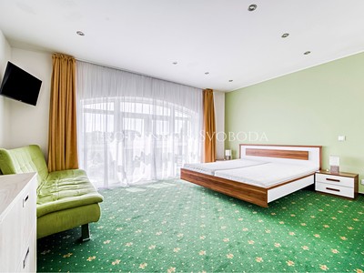 Комерційне приміщення на продаж, 900 м² (3 з 31)