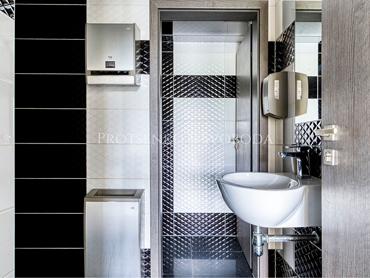 Комерційне приміщення на продаж, 900 м² (20 з 31)