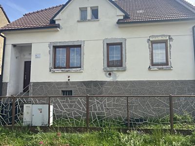 Prodej rodinného domu 200 m², pozemek 870 m²