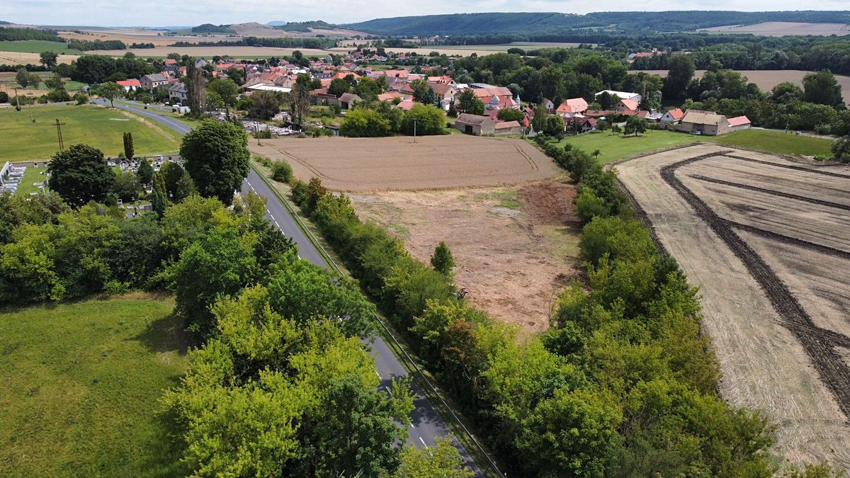 Prodej stavebního pozemku 6008 m² – fotografie 2