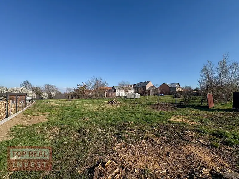 Prodej stavebního pozemku 932 m², Bezměrov – náhled fotky 1