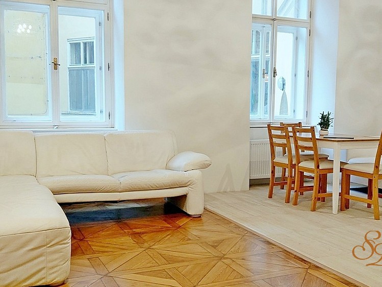 Škrétova 2