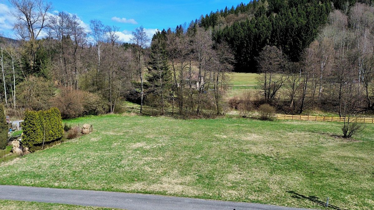 Prodej stavebního pozemku 3072 m²