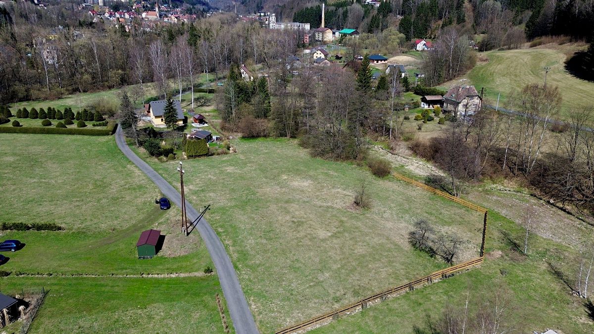 Prodej stavebního pozemku 3072 m² – fotografie 2