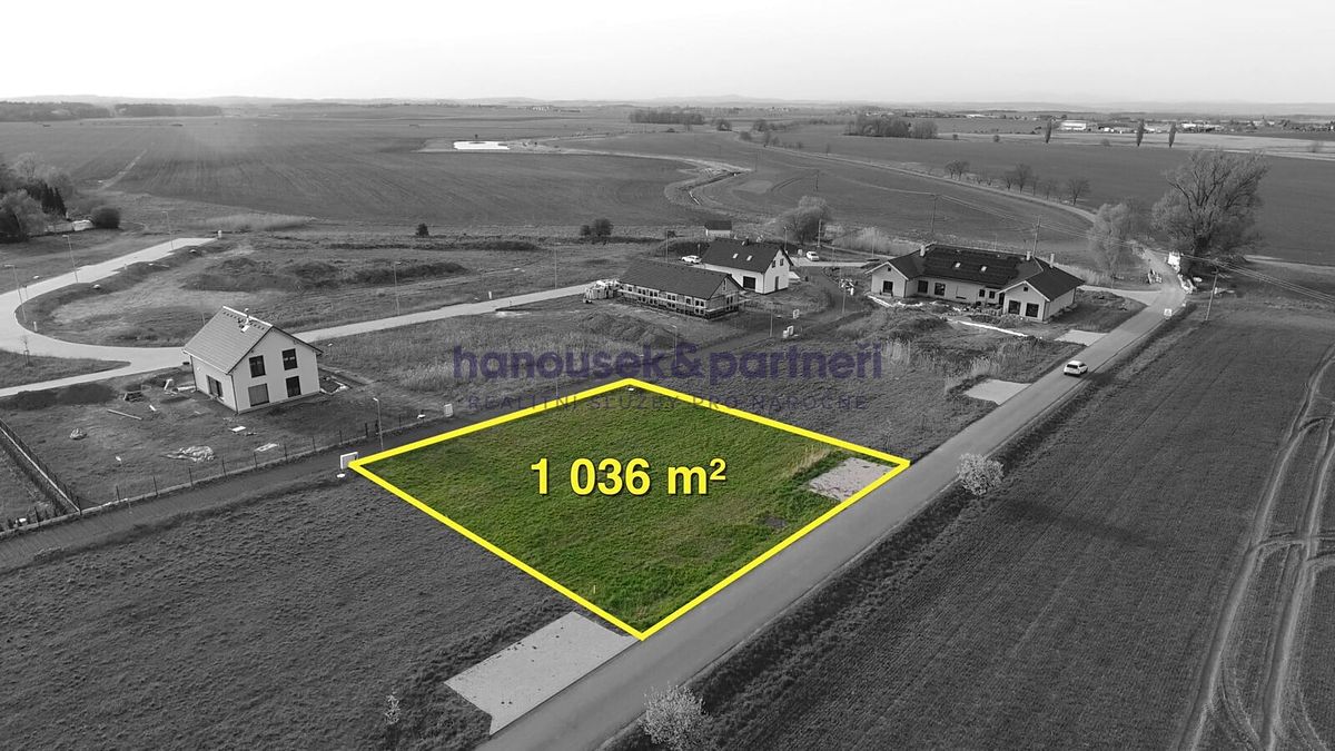 Prodej stavebního pozemku 1036 m² – fotografie 3