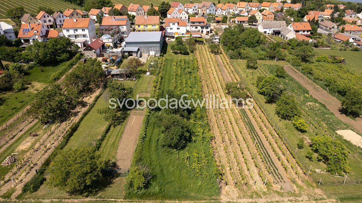 Prodej stavebního pozemku 1218 m² – fotografie 2