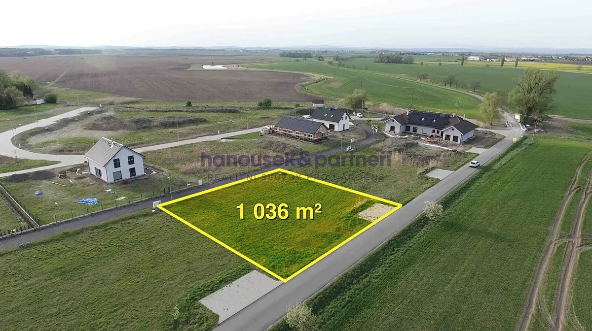 Prodej stavebního pozemku 1036 m²