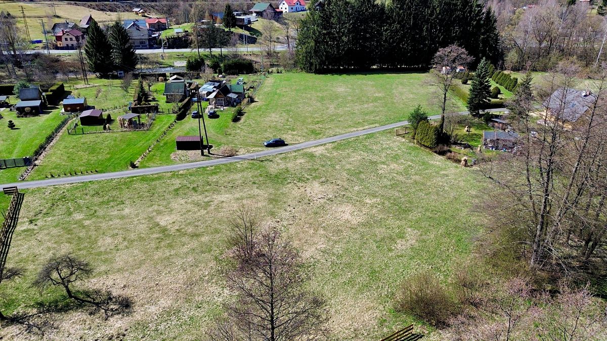 Prodej stavebního pozemku 3072 m² – fotografie 3