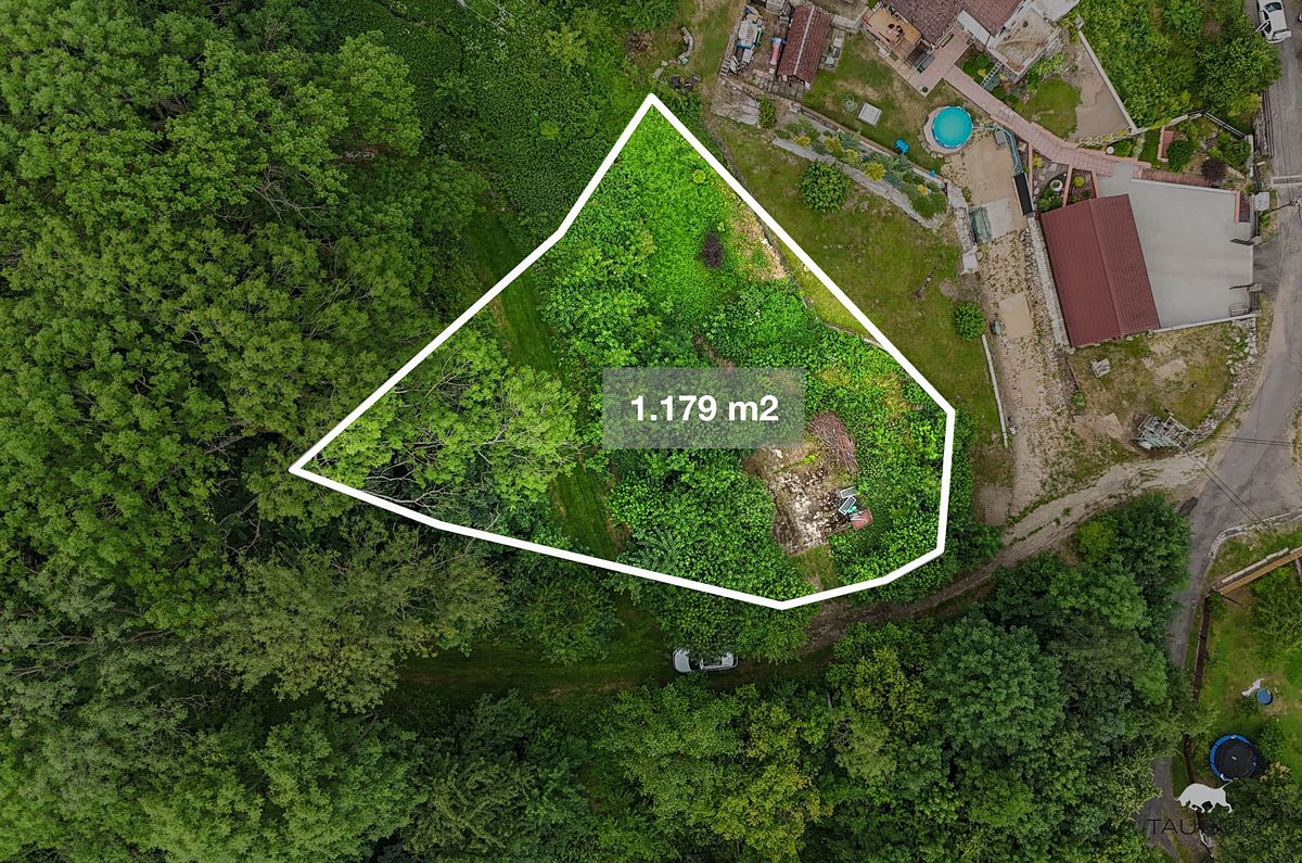 Prodej stavebního pozemku 1179 m²