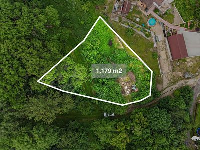 Prodej stavebního pozemku 1179 m²