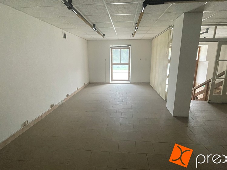 Pronájem komerčního prostoru, 2 200 m² (6 z 11)
