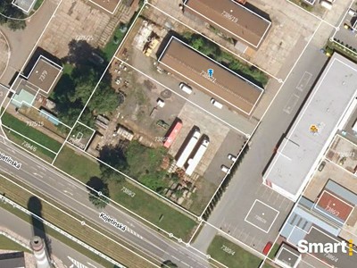 Prodej  komerčního pozemku 2 352 m²