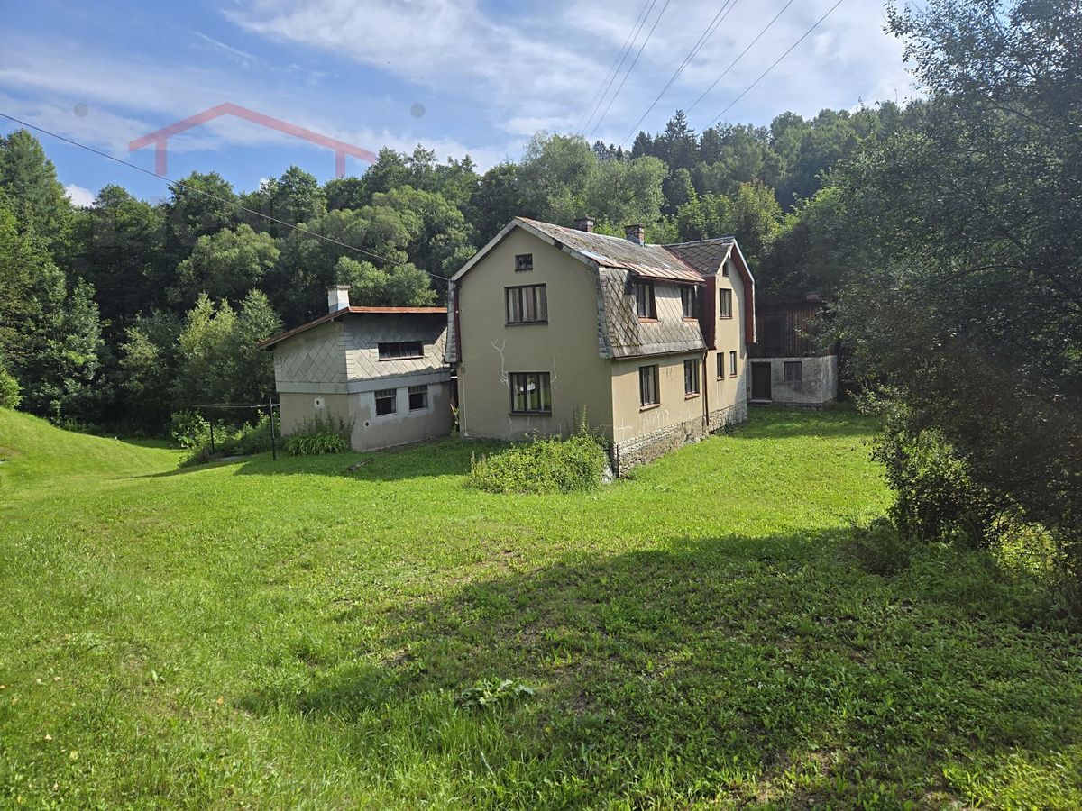 Prodej rodinného domu 180 m², pozemek 3200 m²