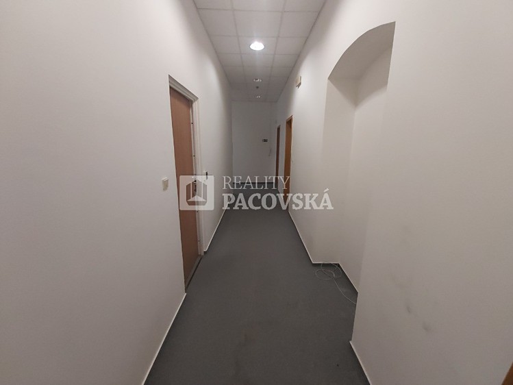 Комерційне приміщення в оренду, 136 м² (17 з 20)