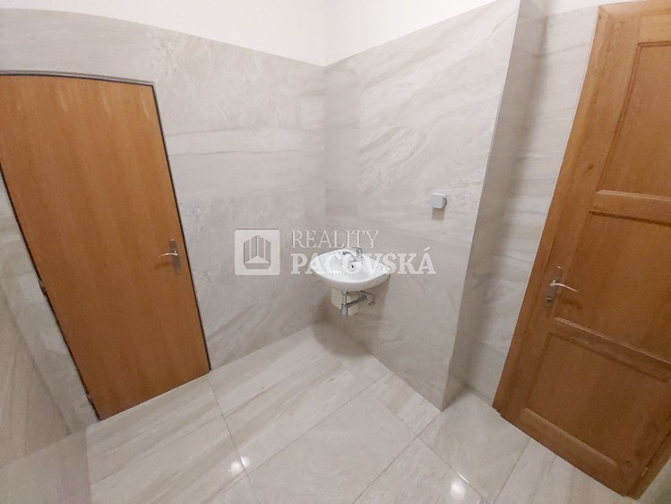 Комерційне приміщення в оренду, 136 м² (14 з 20)