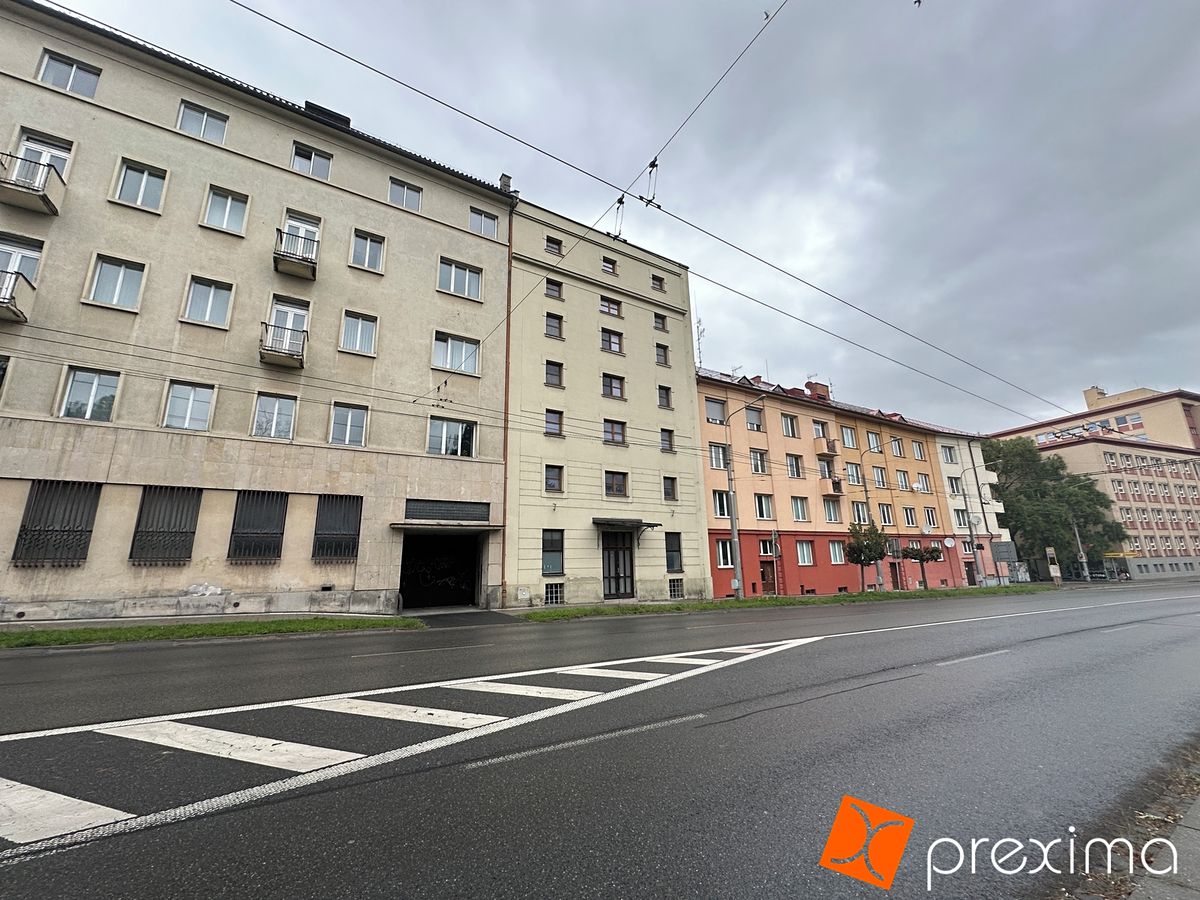 Pronájem činžovního domu 2200 m², Opava – fotka 1 z 3