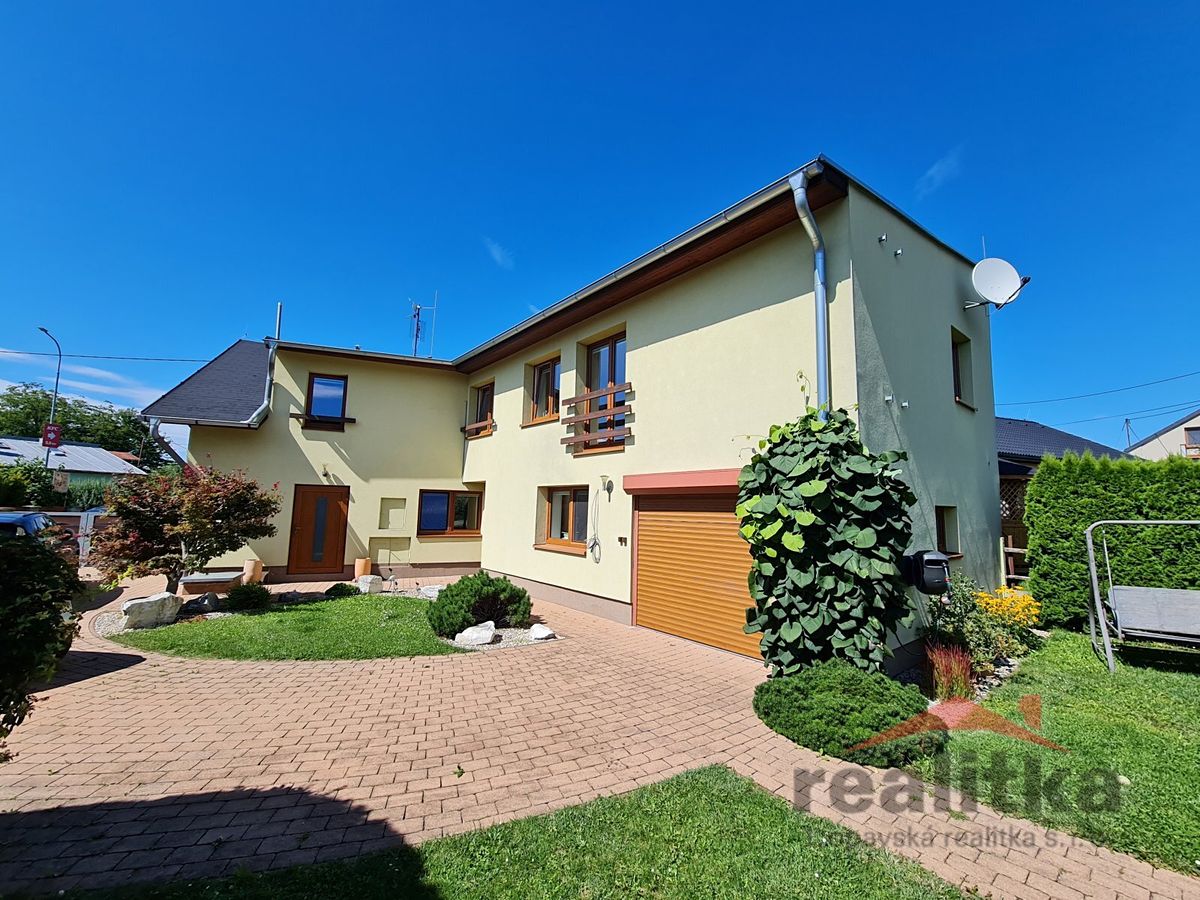 Prodej rodinného domu 334 m², pozemek 533 m²