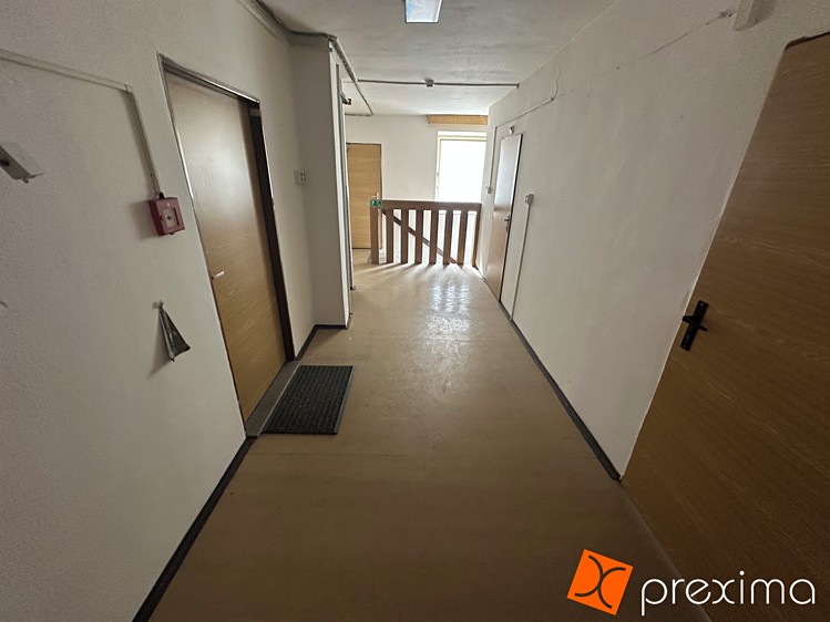 Pronájem komerčního prostoru, 2 200 m² (5 z 11)