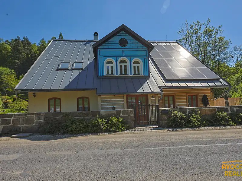 Prodej rodinného domu 430 m², pozemek 1859 m², Mařenice – náhled fotky 2
