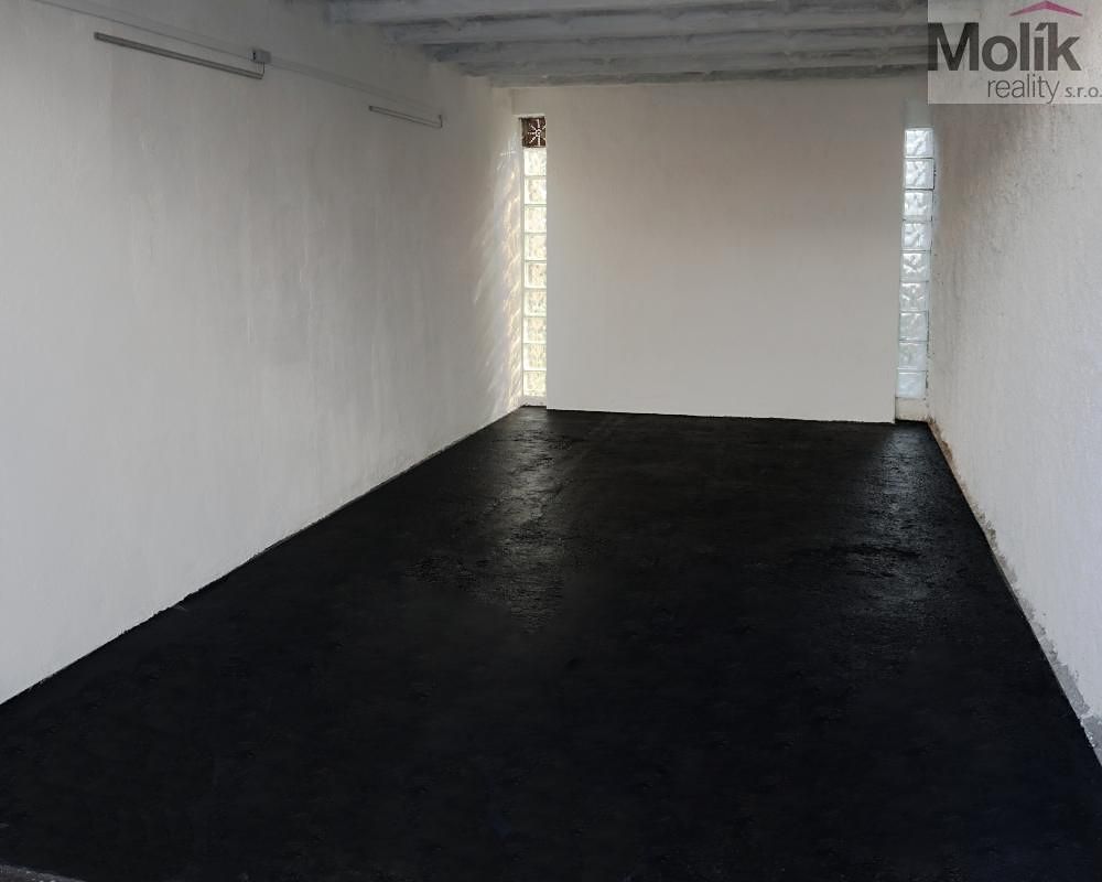 Prodej garáže 24 m² – fotografie 3