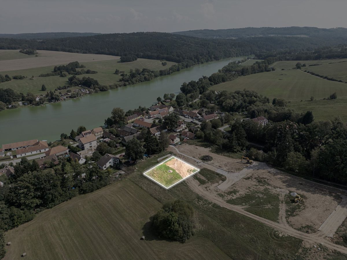 Prodej stavebního pozemku 1179 m² – fotografie 2