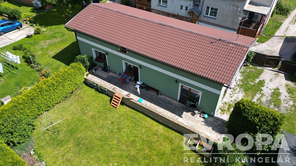Prodej rodinného domu 177 m², pozemek 561 m² – fotografie 3