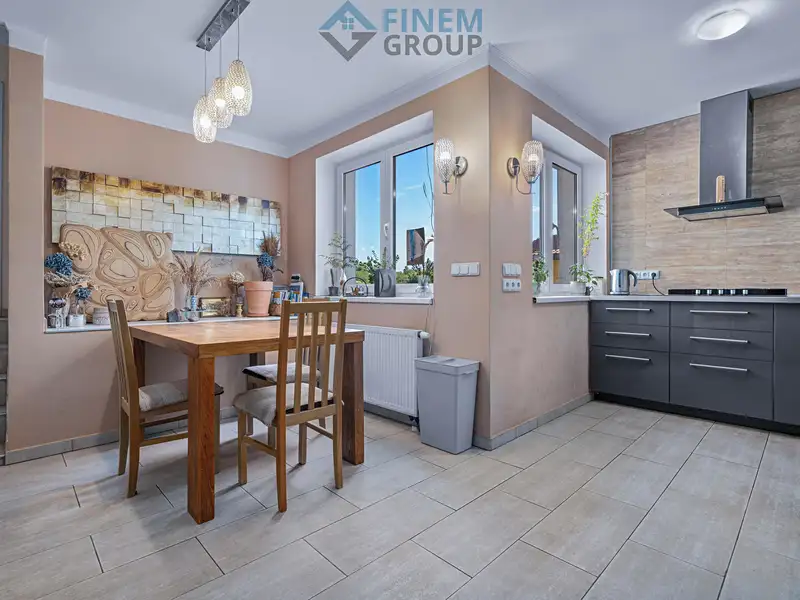 Prodej rodinného domu 213 m², pozemek 793 m², Chýnice – náhled fotky 2