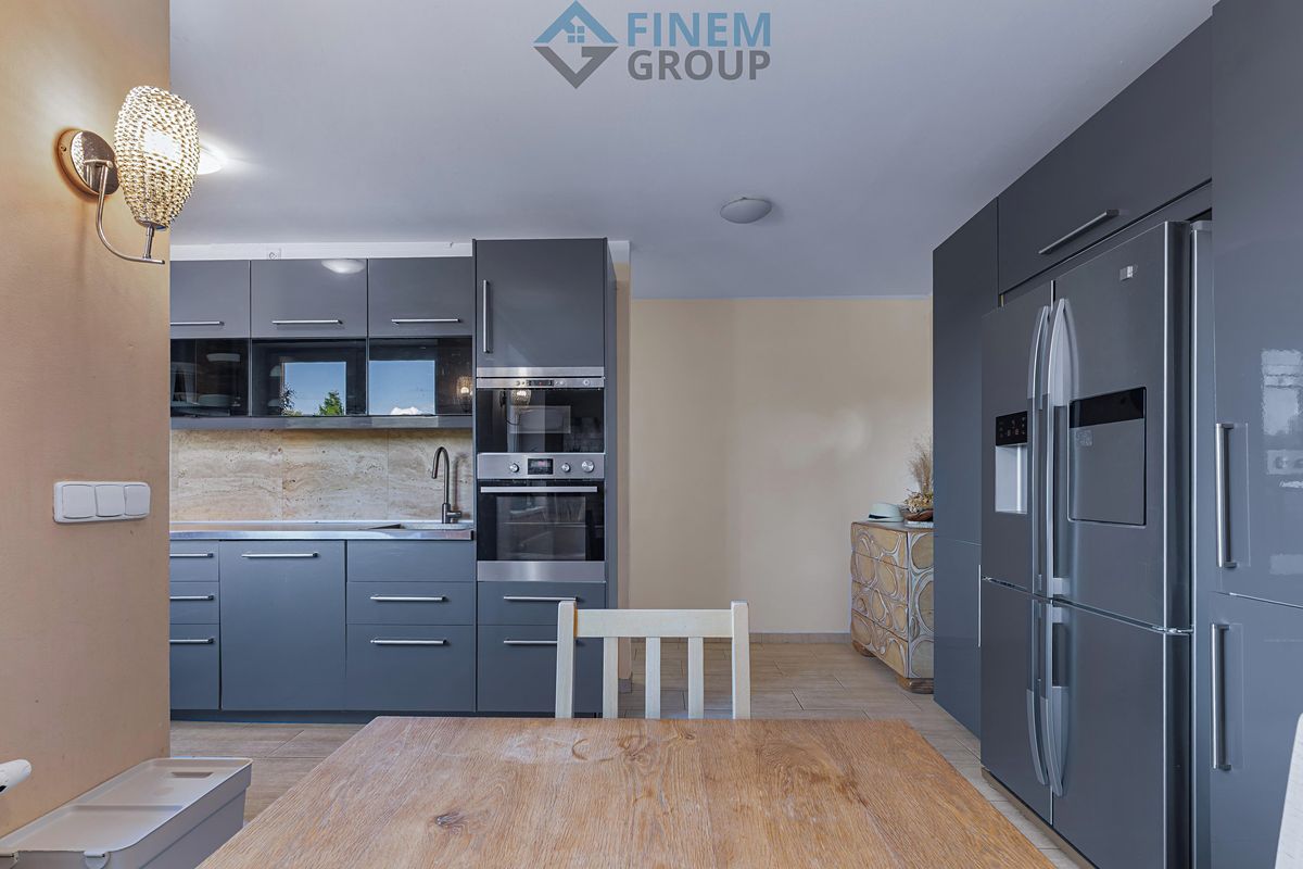 Prodej rodinného domu 213 m², pozemek 793 m² – fotografie 5