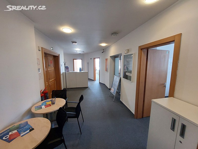 Pronájem kanceláře 260 m² – pohled 3