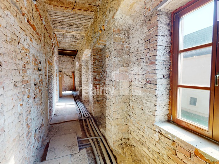 Prodej komerčního prostoru, 1 544 m² (32 z 48)