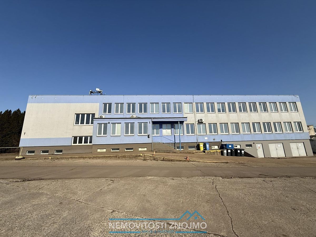 Pronájem kanceláře 20 m², Znojmo – fotka 1 z 3